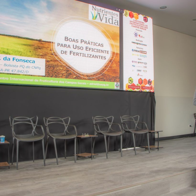 Coordenador do LNP ministra palestra sobre “Boas Práticas para Uso Eficiente de Fertilizantes” no I Encontro Internacional de Fruticultura dos Campos Gerais